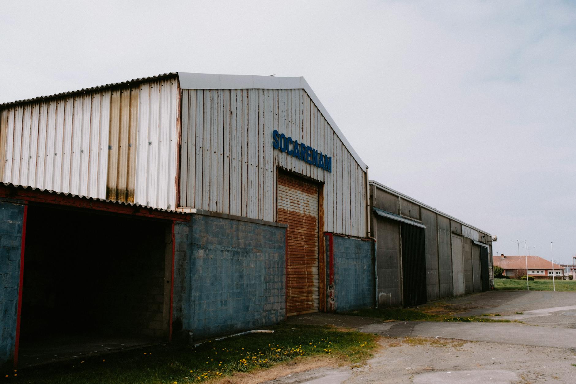 Four-Alarm Fire Tears Through Red Hook Warehouse - NYC cityscape